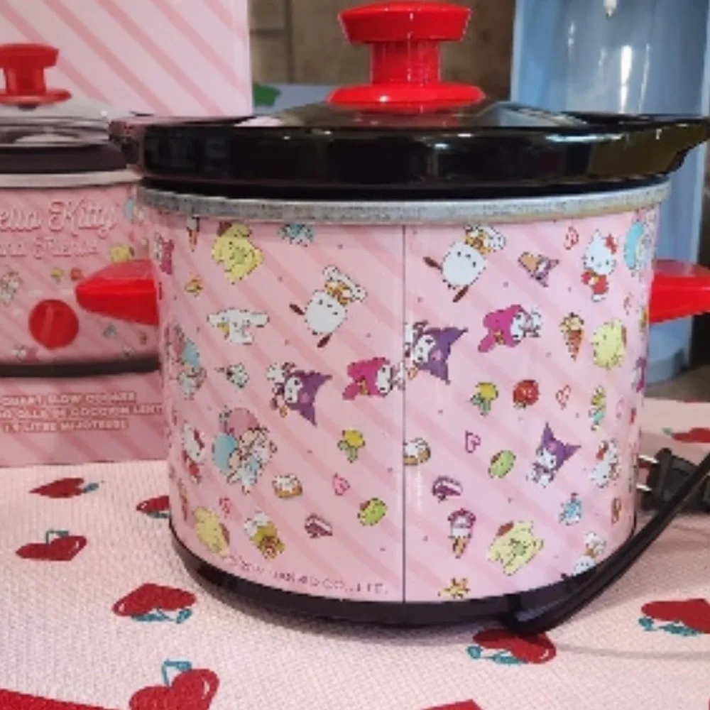 Hello Kitty Pink Slow Cooker. NIB